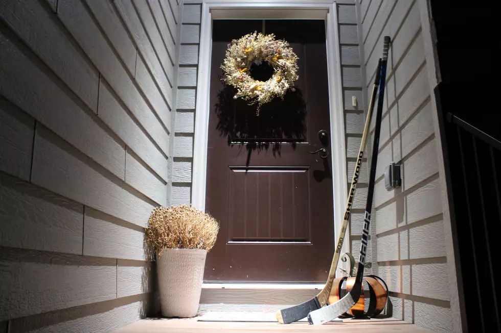 Casper Hockey Community Participate in #sticksoutformateo