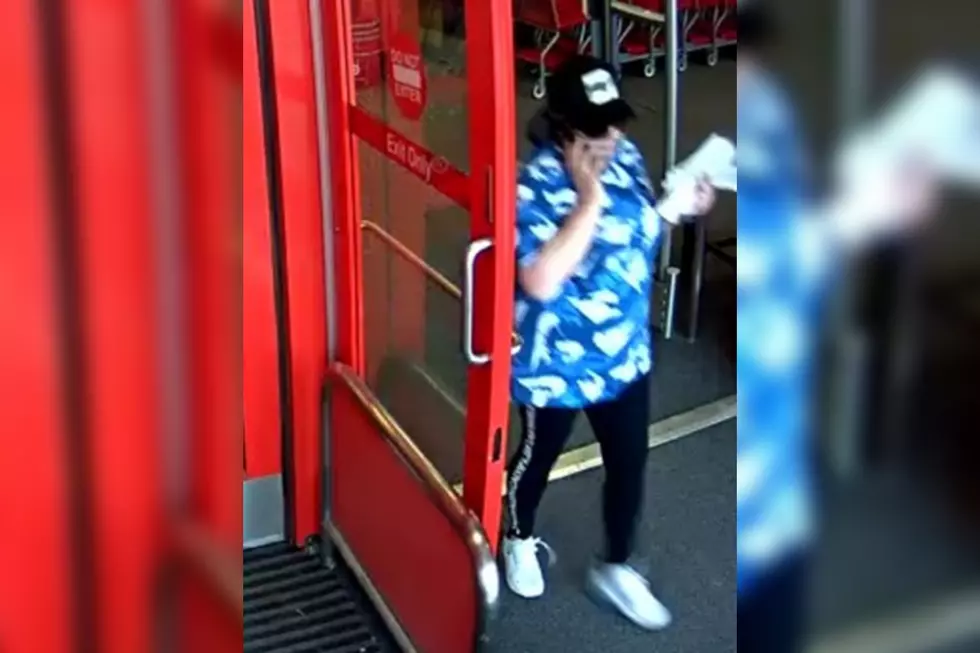 Woman Sought in Cheyenne Purse Theft, Credit Card Fraud